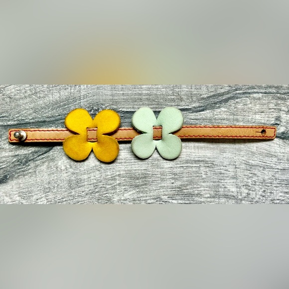 Authentic Cacharel Floral design adjustable leather bracelet - Picture 2 of 7